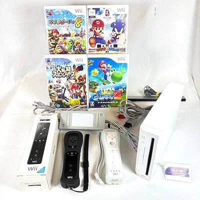 Nintendo Wii Console Bundle 2 Controllers Smash Bros Mario