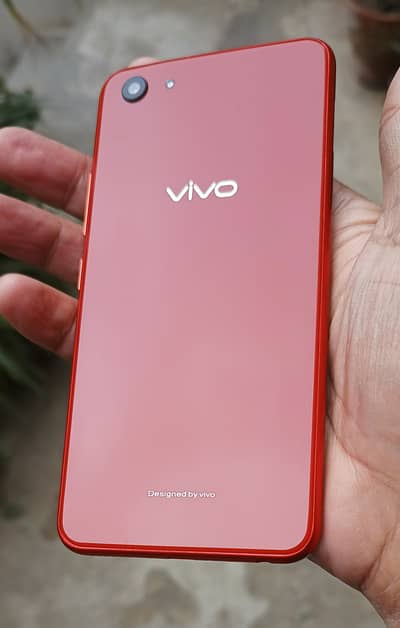 Vivo Y83 Dual Sim   6 GB Ram   128 GB Internal Memory.