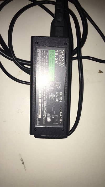 Sony laptop Adapter 19.5 volt