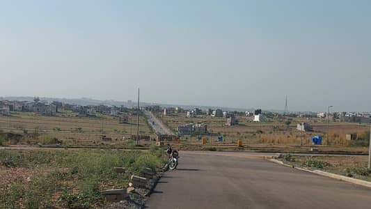 Bahria Town Rawalpindi Phase 8 M Block | 5 Marla Possessionable Plot for Sale | Prime Location with All Dues Paid