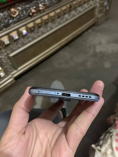 Vivo v23e single hand use