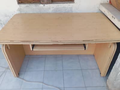 office table size 3*5