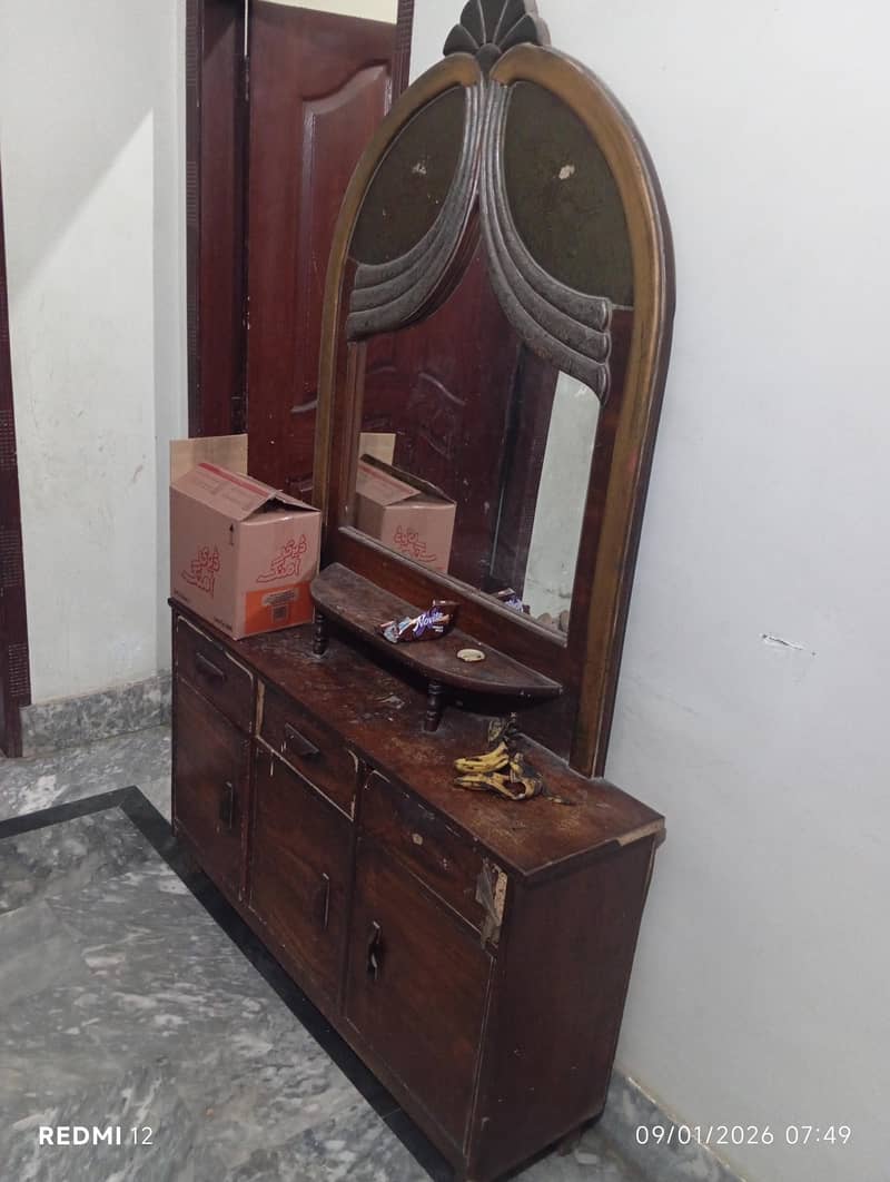 Dressing Table 0