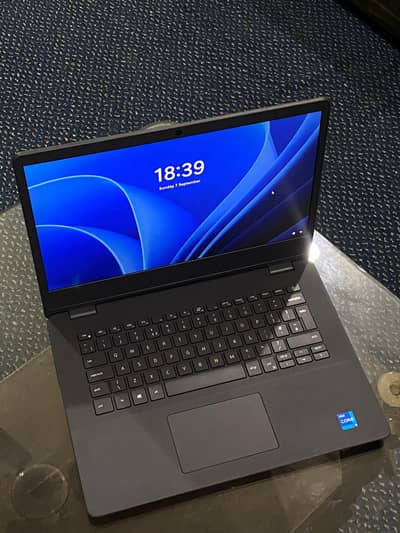 Dell Vostro 3400 ( Premium series } Laptop For Sale