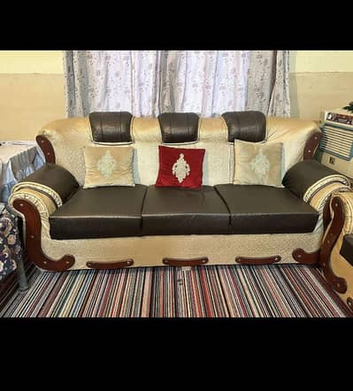 5 seater sofa for sale in excellent condition