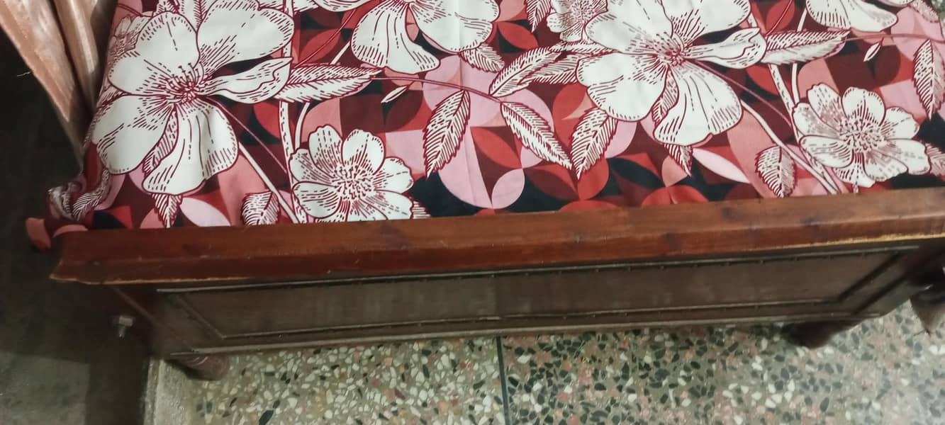 single bed in solid wood 1