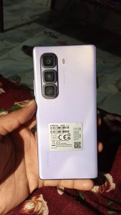 Lush condition Edge Secreen 7 month Warrenty