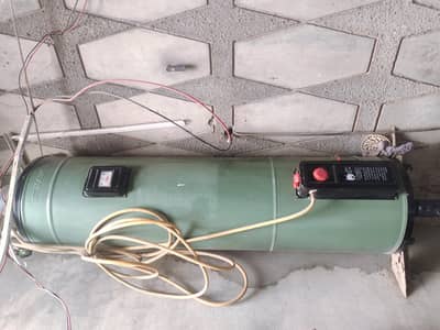 Singer Waves Gas Geyser-Like New-Urgent Sale