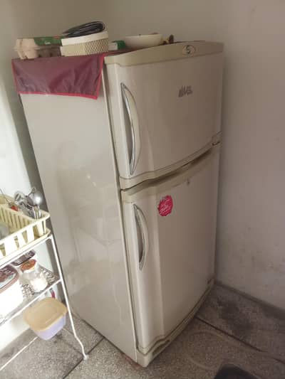 fridge pall company for sale good condition well working.