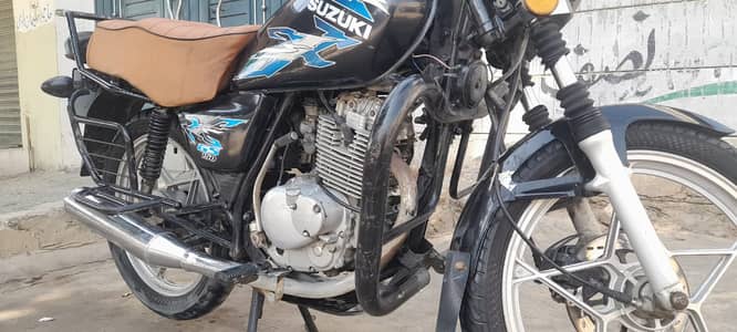 Suzuki GS 150 SE | Model 2017 | Excellent Condition |
