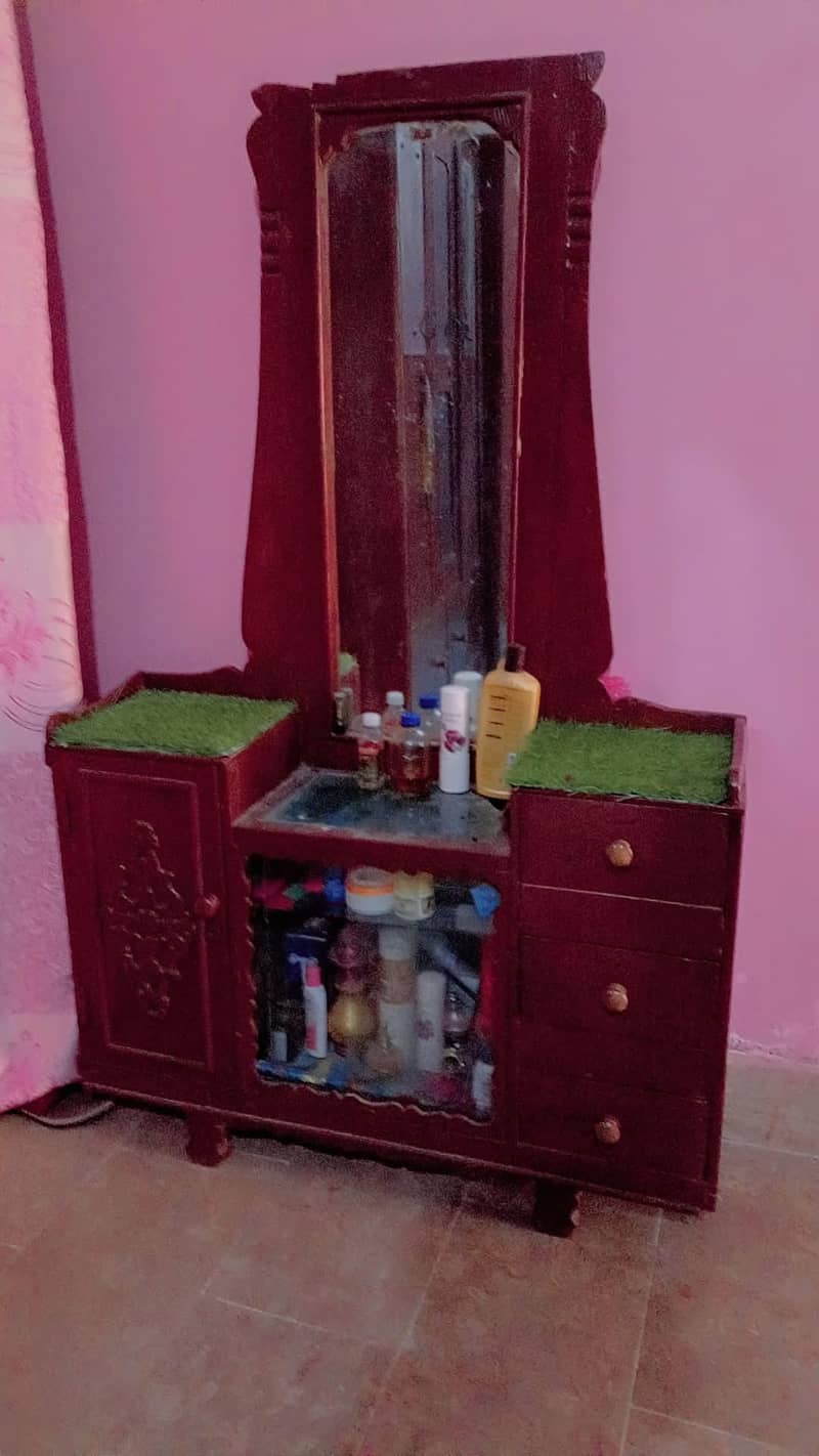 Dressing Table 0