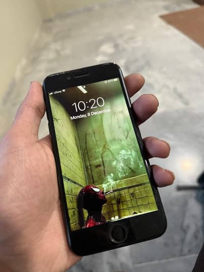 iPhone 7 (PTA APPROVED)