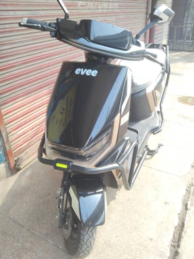Evee electric scootey for sale