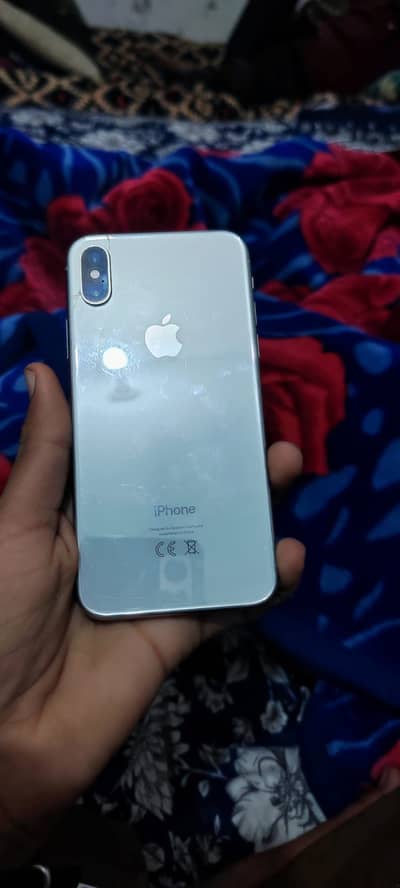 5 mobiles available 3 i phone 2 android