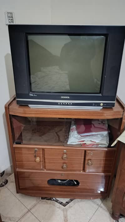 Tv Trovelly, Tv, DVD/CD Player Excellent Condition