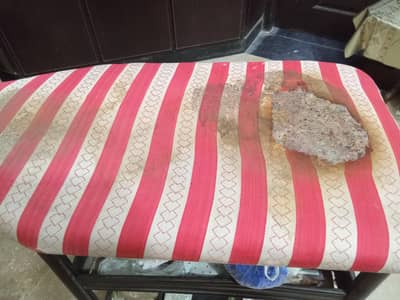 iron stand in good shape and condition