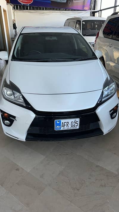 Toyota Prius GS full options sports car