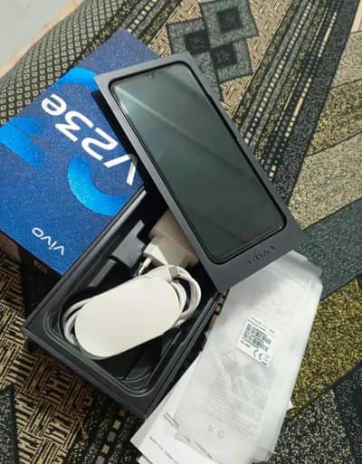 Vivo V23e. 8gb 256gb. full box. 10/9.5. never Open fault.