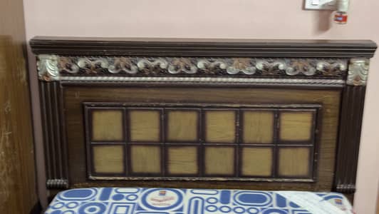 Urgent Sale! Single bed 3.5x 6.5ft without mattress