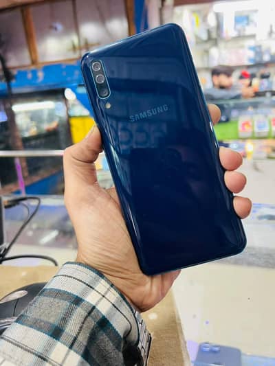 Samsung Galaxy A50 4/64 Exc Only iPhone X