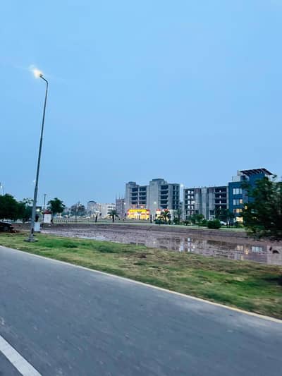 NEW DEAL ROSE BLOCK FACING 1 KNAL 10 MARLA PLOT