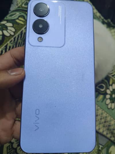 vivo y 17s 6/6 128 lush condition with box charger ni Hy break ho gya