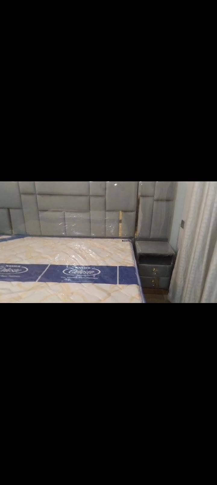 Bed set with it's two side table 4