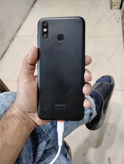 infinix smart 4 dual sim pta approved 2/32 set and charger