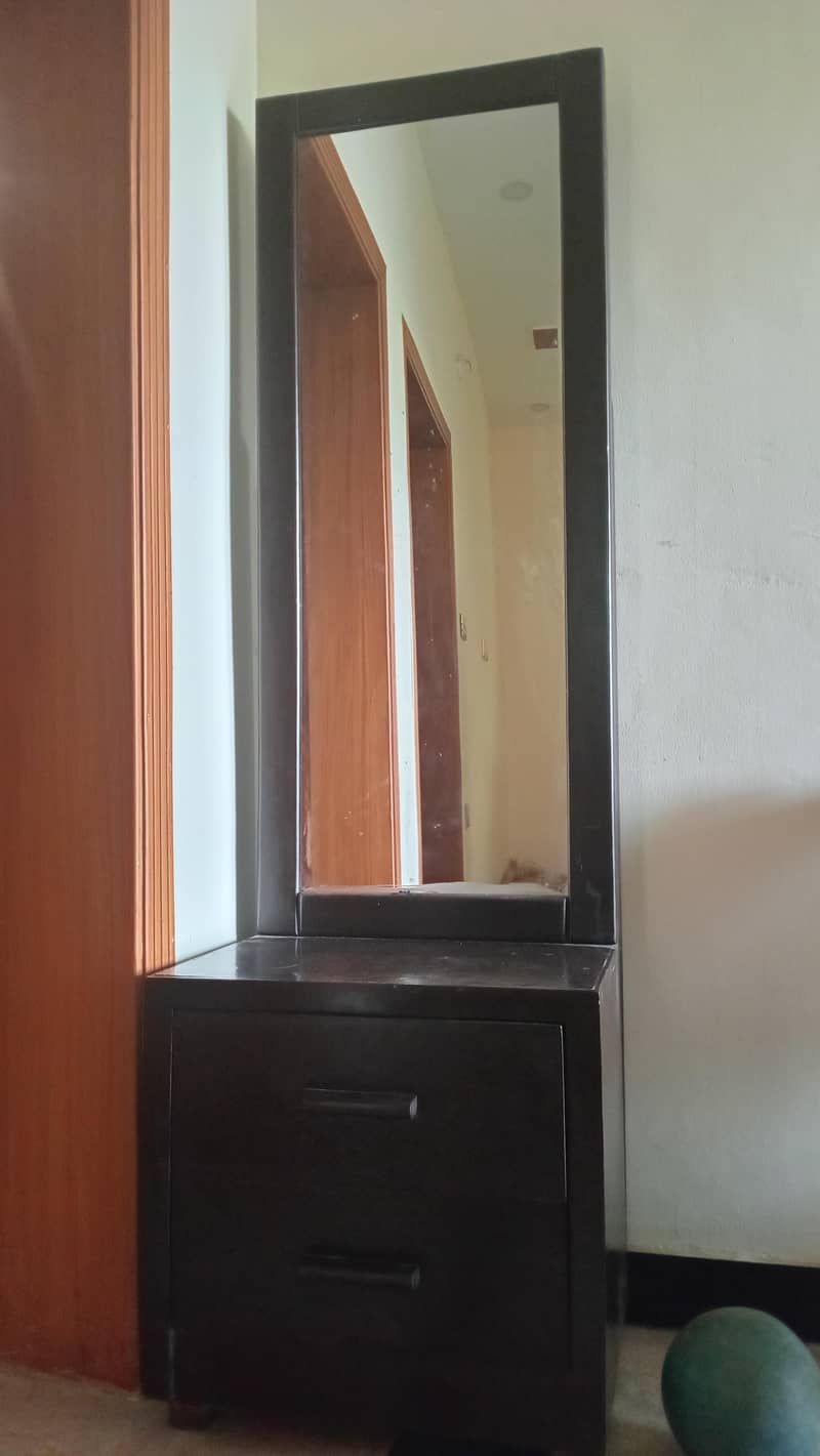 Dressing table 3