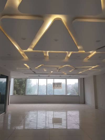 5 MARLA BRAND NEW FIRST FLOOR HALL FOR RENT IN BAHRIA TOWN LAHORE