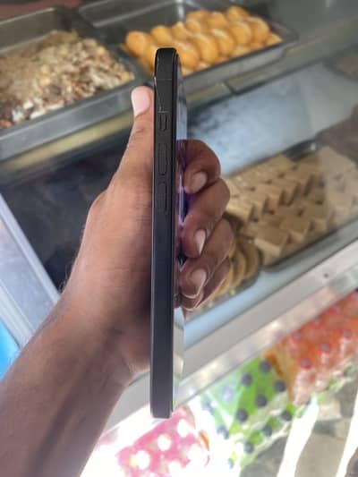 iPhone 15jv 128gb new condition 10/10 87 BH