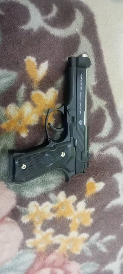 berreta 9mm toy gun excellent