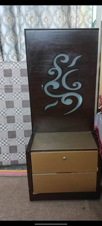 Bed Side Table (Quantity: 2)