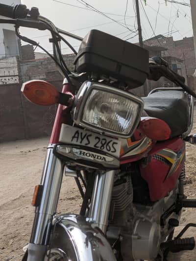 CG 125Honda Red Color