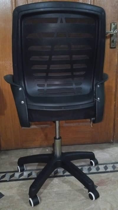 (2 chairs ha) GOOD CONDITION 10 BY 10 CONDITION (03214605525)