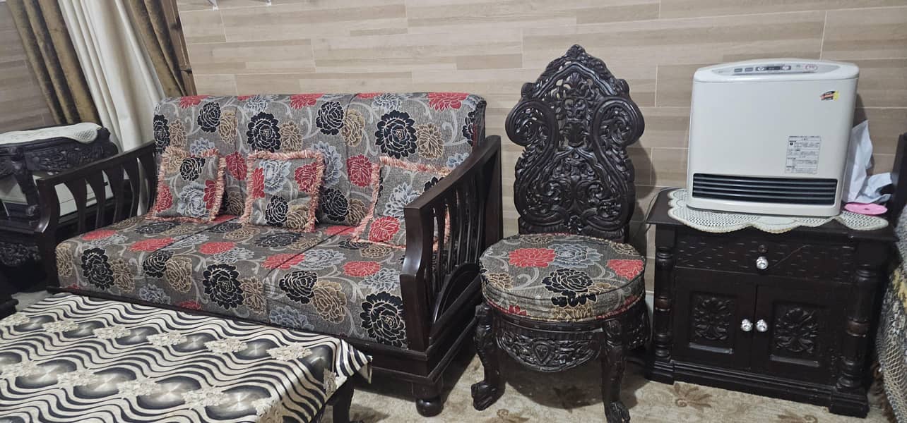 چنیوٹ کا فرنیچر 1