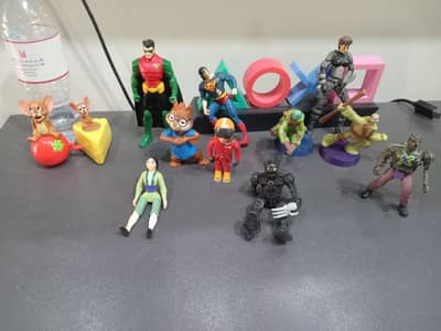 Action Figure characters superman Robin ninja turtle
