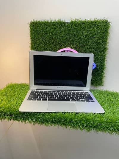 Apple MacBook air 2013 11 inch core i5