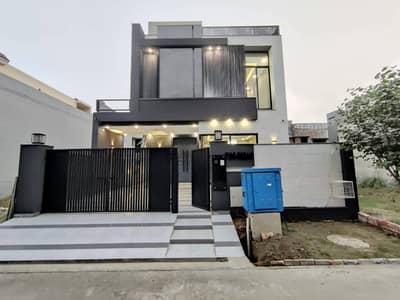 10 MARLA HOUSE FOR SALE IN LAKE CITY