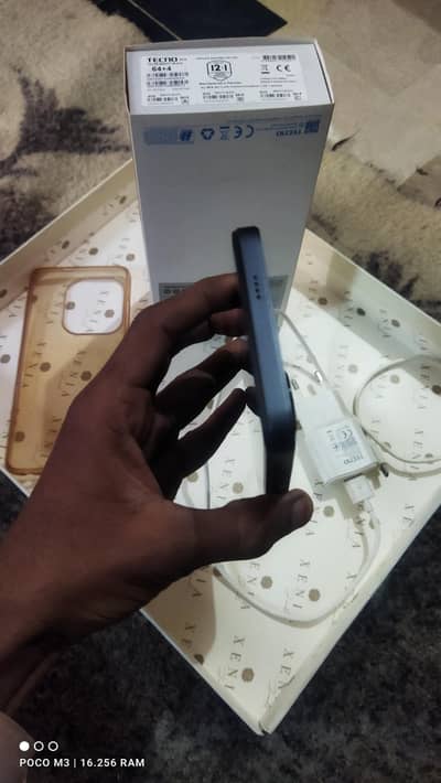 4+4/64  condition 10nby10 all oky charger box complete saman