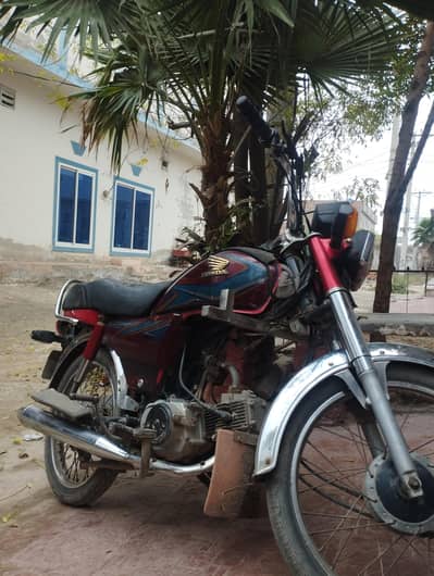 Honda 70CC 19 model in lush condition