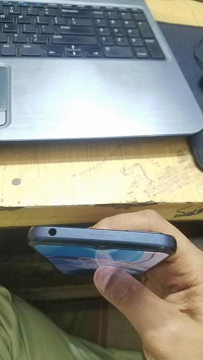 PTA approved hain saff sutra new pc hain 2 Sim wala mobile hain