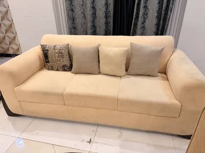 Stylish boucle 6 seater sofa set slightly used
