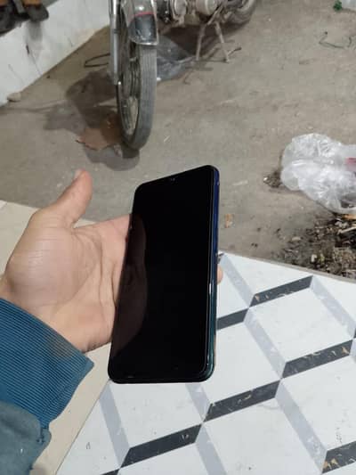 is car charger Nahin hai