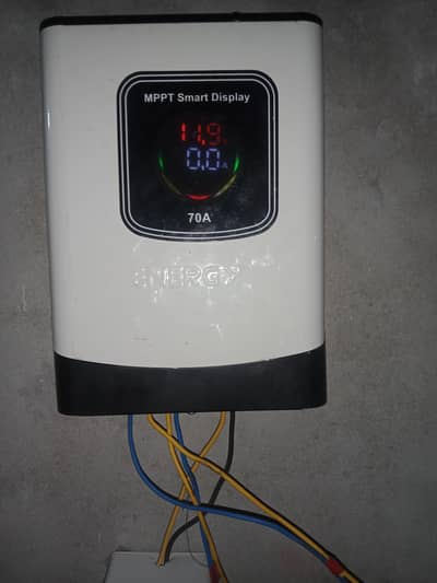 mppt solar  for sale good condition never open repair
