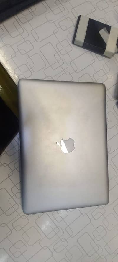 macbook pro 2011 4/128ssd +500gb hardisck