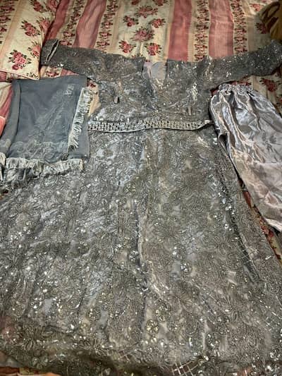 Grey color new Maxi Or condition new h