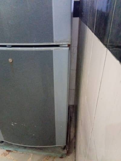 13 CFT (medium) Refigerator for Sale