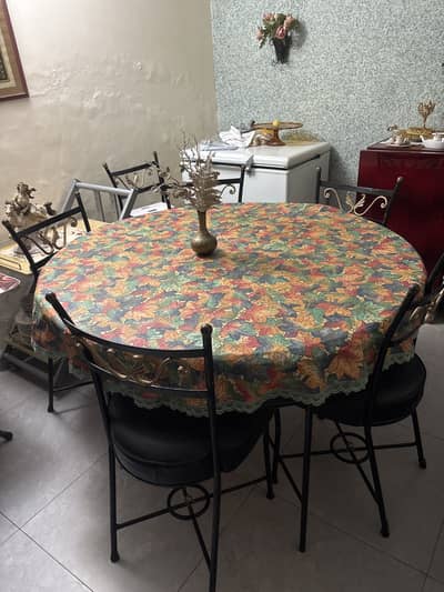 Dining table 6 seats