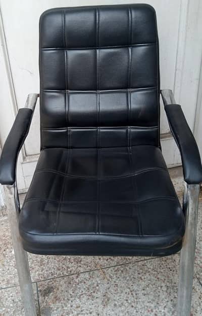  BLACK VISITOR CHAIRS | OFFICE / SHOP USE | EXCELLENT CONDITION 